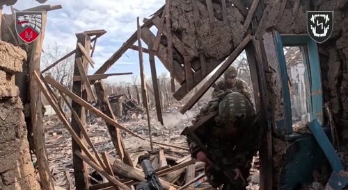 ukrainian squad clearing russians