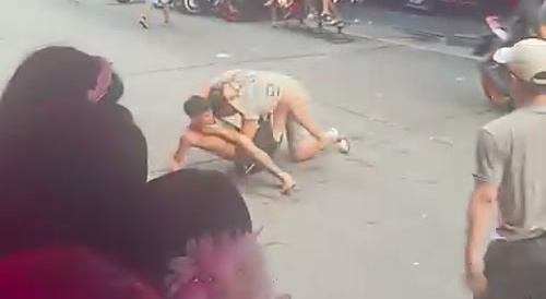 Drunk Tourist vs Muay Thai