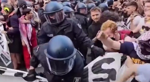 German Police VS Palestine Agitators