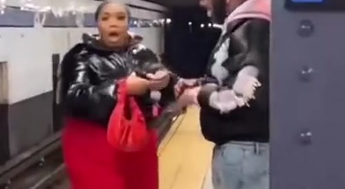 Ratchet Gets Flashy Wig Stolen by Subway Surfers