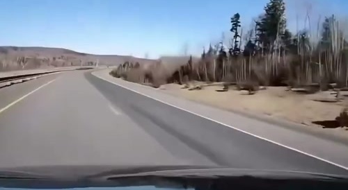 Head-on driver almost crashes into a car full of girls