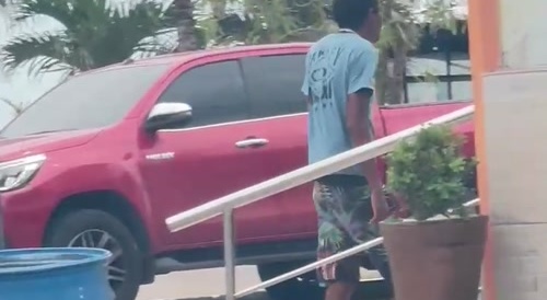 Crack user driking cola from trash