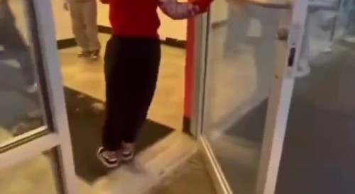 girl fights back after getting jumped