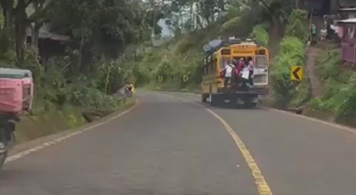 Passengers Jump Outta Moving Bus