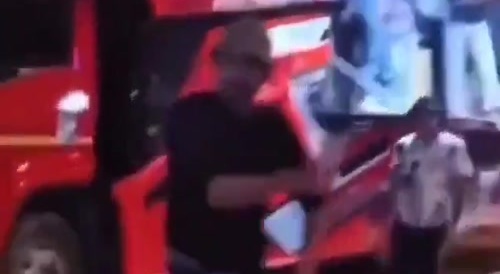 Dude's sleeps everything he touches