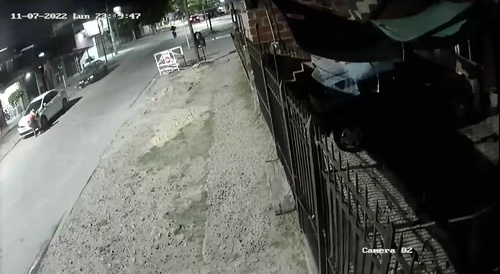 Robbery of an off-duty police officer ends well.