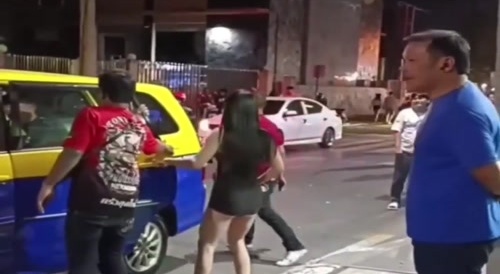 Lady Boys Beat Perv who Did Not Pay