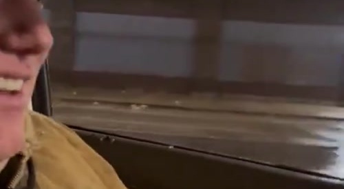 Pickup truck driver opens door on pillar for no reason