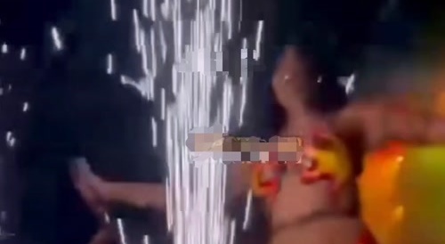 Sparkling Dancing pussy