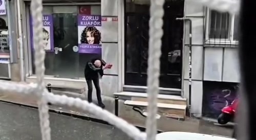 Fazla esrar i&ccedil;ince Kendini.metallica.konserinde.sanmaya başladı