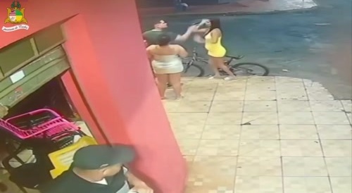 Aggressive dude beats and shoots woman