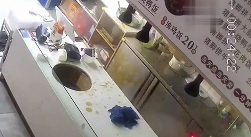 Stupid Idiot Drops Boiling Soup on Himself