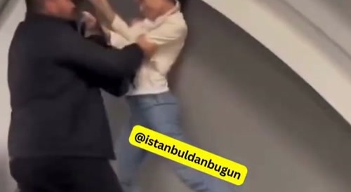 Women fighting on the subway. -Metroda kadin kavgasi