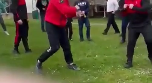 English boxing coaches settle beef 1 on 1