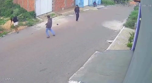 man gets shots and call ambulance