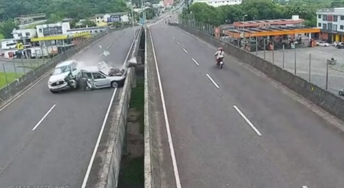 man flung off overpass by distracted driver.