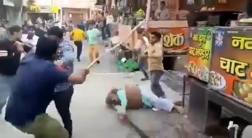 Huge Indian Fight In The Street