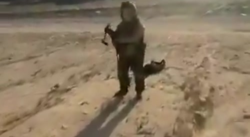 KUWAITI MAN RUSHING TO HELP A U.S. FIGHTER PILOT