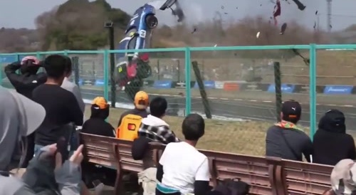 Porsche crash delays the F1 race slightly.