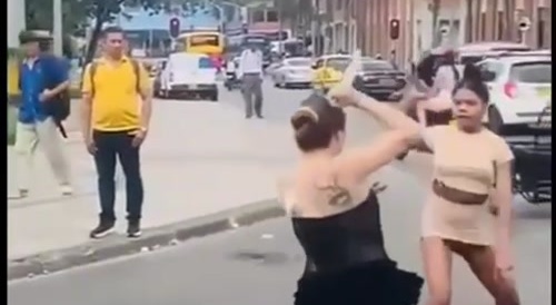 Colombian prostitutes fighting over territory.