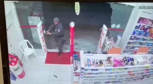 The Plastic Chair Lives!