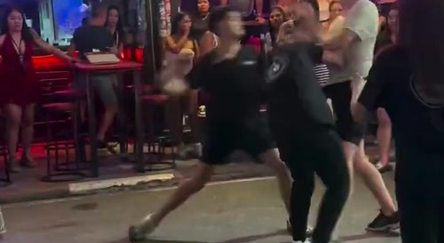 Lone white boy fight off thai bouncers