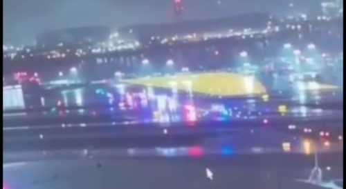 CCTV of Air Canada crash at LaGuardia