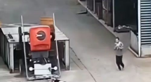 Headbutt ground forklift