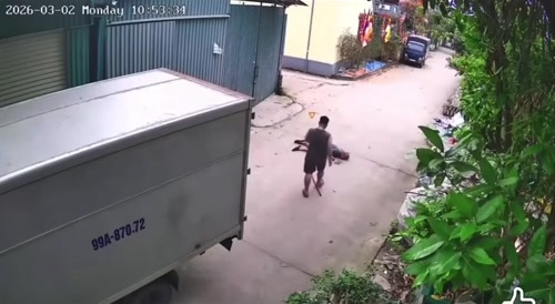 truck reversing without looking