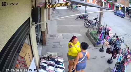 Chicks Be Shwangin' Knives In Columbia