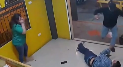 man points his gun at the wrong dude