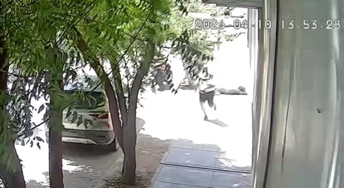 Female doctor met the hitman