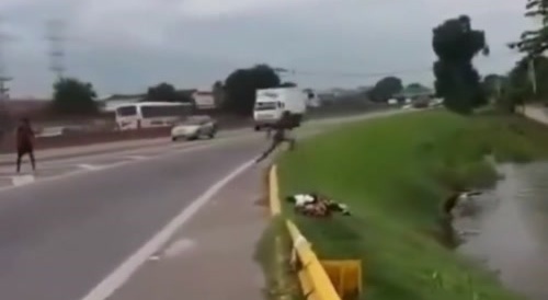 Let's Play Naked Frogger