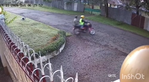 Man gets hit with a blunt object then robbed in broad daylight