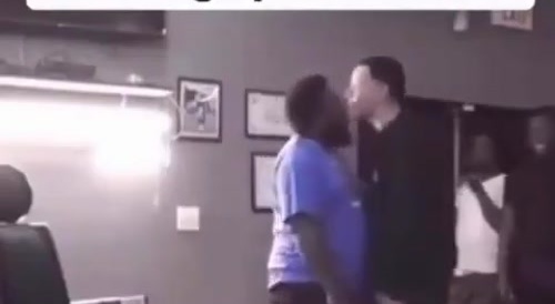 Barber Shot Dead Over Bad Haircut - in da hood'