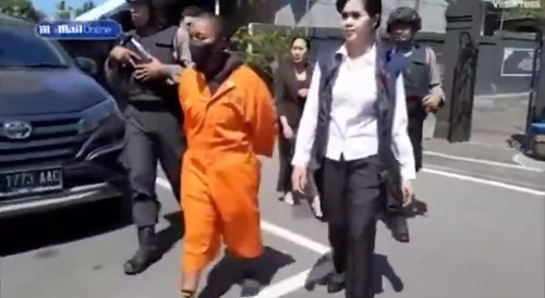 Foreign Ratchets Refuse to Pay Nail Salon