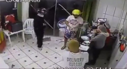 Police arrive and start shooting at thieves.