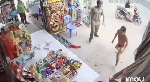 Pervert breaks into convenience