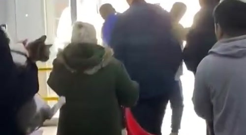 Stupid Robber Kicked Out Of Market