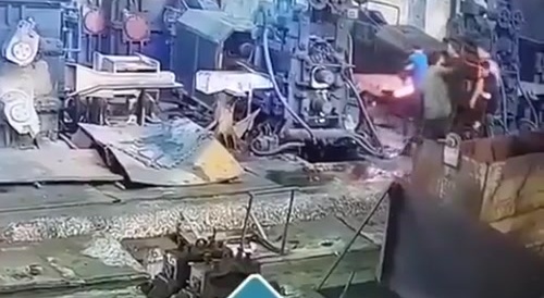 Stupid Idiot Gets 4th degree Burns