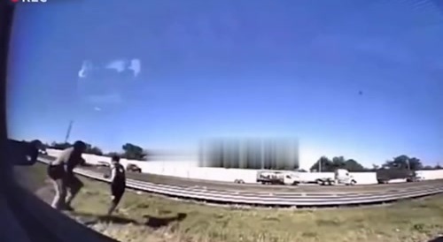 Stupid Idiot Punches Cop - Off Duty Citizens help