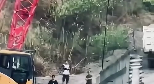 Crane Collapse Kills Worker