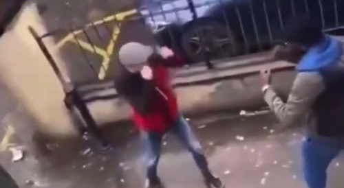 Irishman fight a refugee