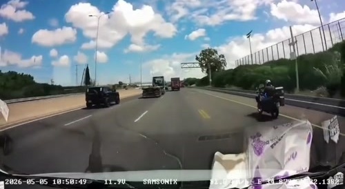 Israeli Biker Gives Us A Show