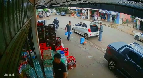 Cops Surprise Armed Robbers
