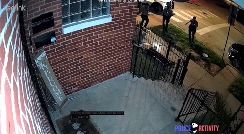 A guy gets shot after shoot on a fight with the police