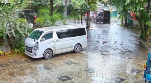 Real Tuk-Tuk Ejection