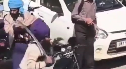 Sikhs draw swords at road brawl
