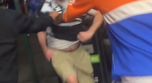 Don&rsquo;t wear a spurs jersey in NYC
