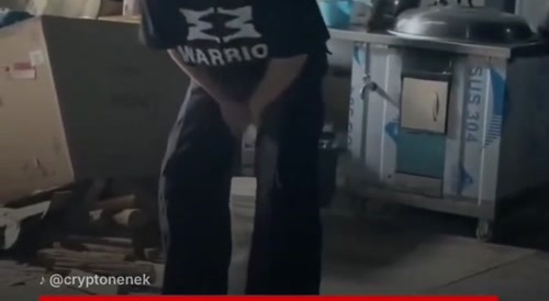 Chinese pussy cracker